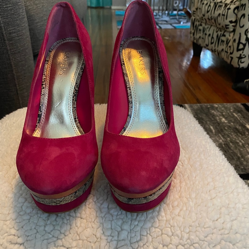 Great!🔥pink /orange and snake print shoes 👠